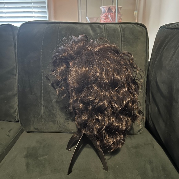 Rene of Paris ATTITUDE Mono Part Wig
Color Espresso.
Worn once. - Picture 3 of 4